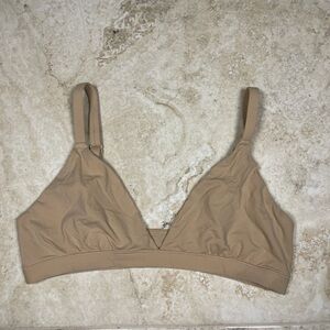 SKIMS Fits Everybody Triangle Bralette in Sand Size Medium